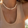 Elegant halskæde med perler