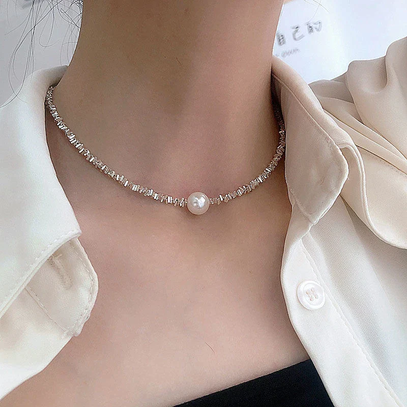 Elegant halskæde med perler