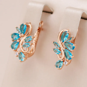 Elegante øreringe med blå krystaller