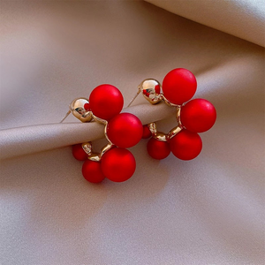 Elegante røde perleøreringe