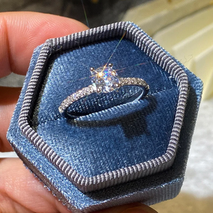 Elegant ring med zirkonia