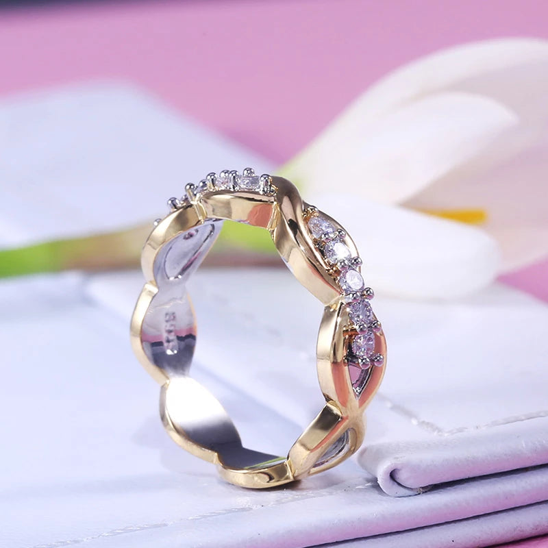 Guld Diamond Loop Ring med diamanter